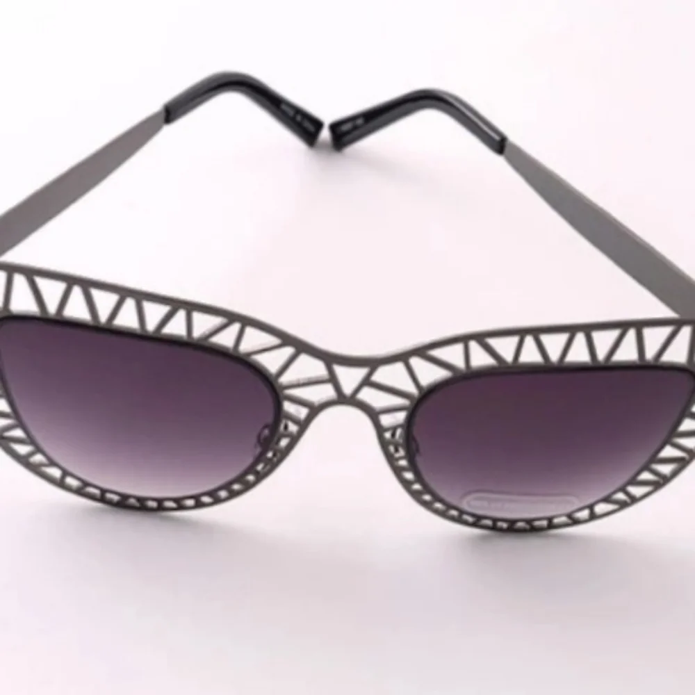 N/A stylish metal